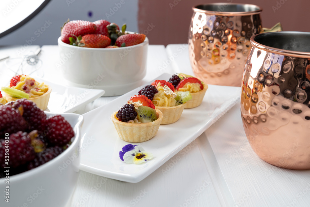 delicious food, details on appetizing cake decorated with fruits and glass with drink, restaurant table, lifestyle and pastry wallpaper delicious food, details on appetizing cake decorated with fruits and glass with drink, restaurant table, lifestyle and pastry wallpaper