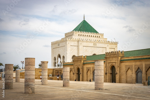 Valokuva mausoleum of mohammed v, rabat, morocco, north africa, colums,