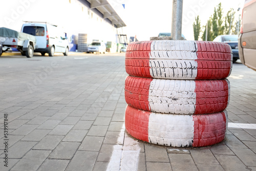 Limiter made of tires with ...