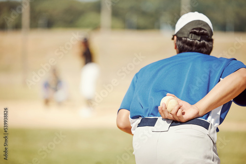 Quadro su tela Sports, baseball pitch and pitcher with ball, ready to throw to player with bat