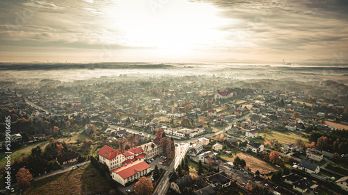 Obraz na płótnie nowoczesna wieś Czyżowice w Gminie Gorzyce na Śląsku w Polsce, panorama jesienią z lotu ptaka w salonie