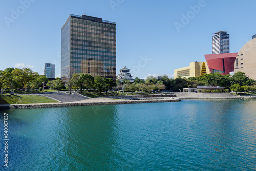 紫川 北九州市役所とリバーウォーク 北九州市小倉