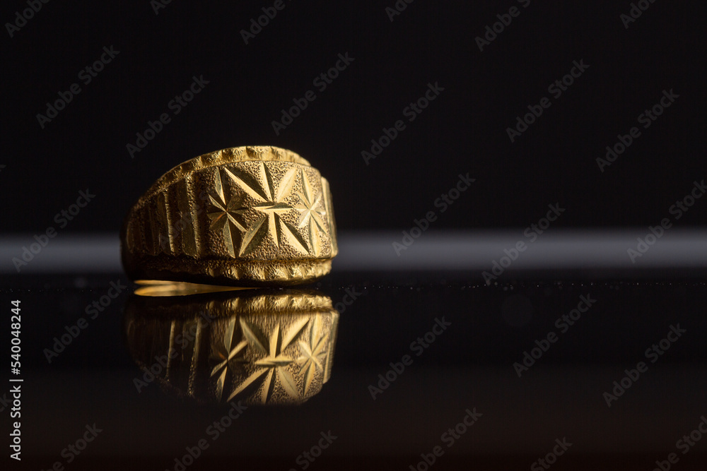 Beautiful patterned gold ring, Thai style Beautiful patterned gold ring, Thai style