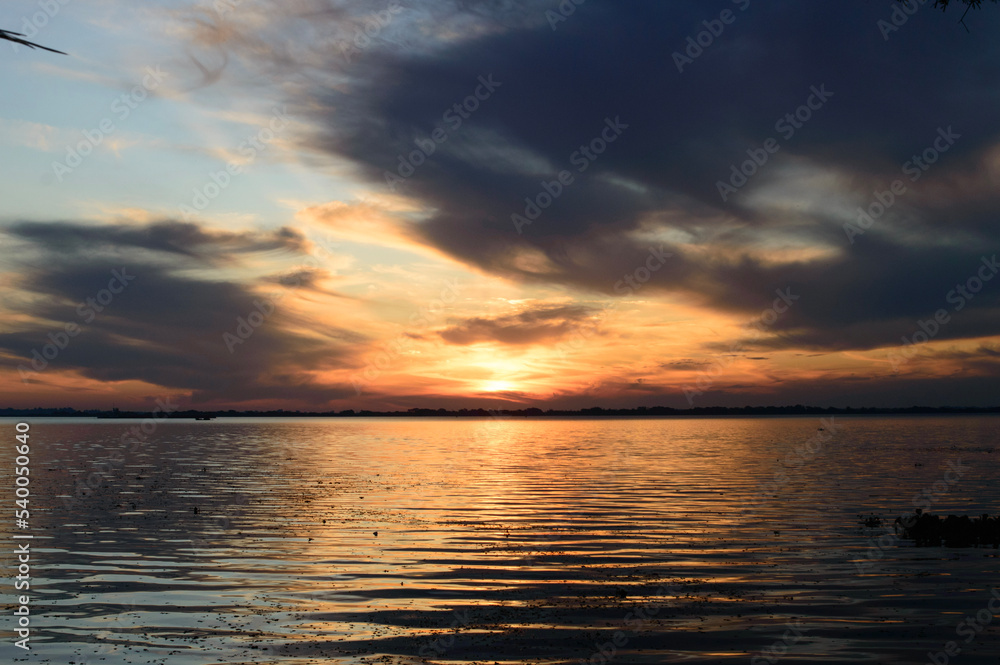 Obraz premium sunset over the sea