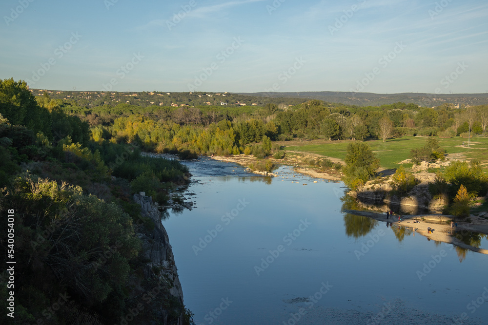 vue du pont de Gard de la rivière Gardon vue du pont de Gard de la rivière Gardon