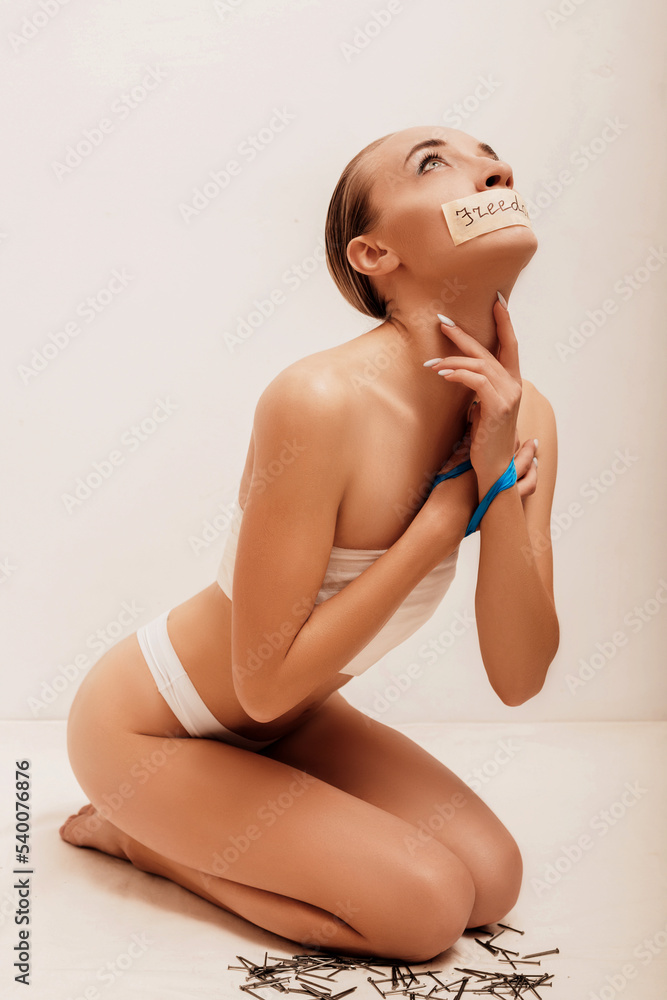 A girl deals without any clothes