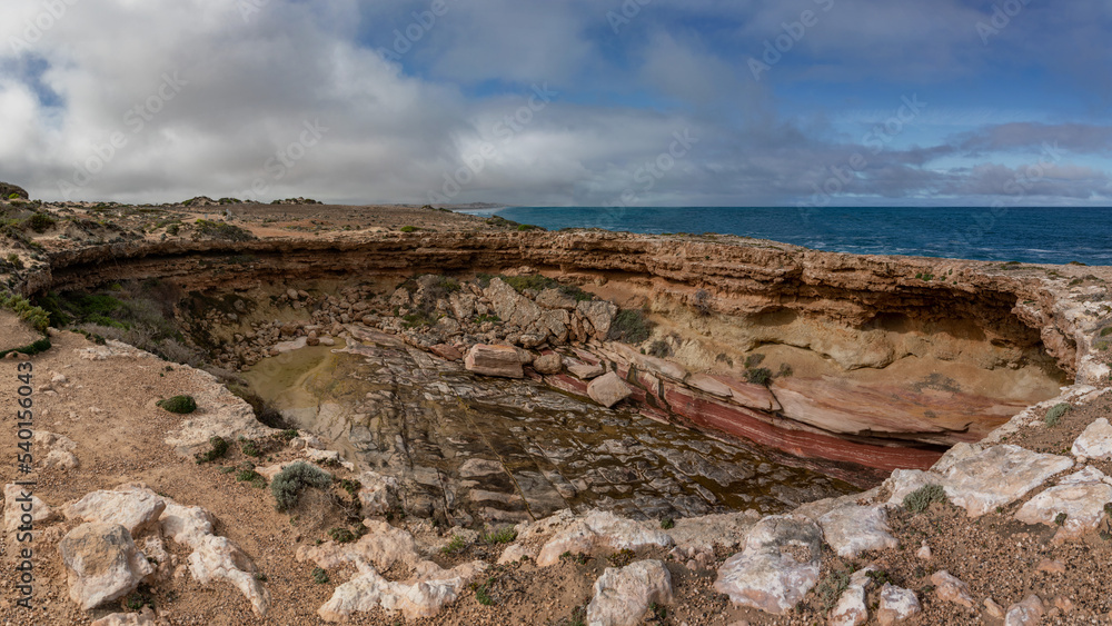 Pano of The Tub - a 50-metre diameter basin caused by wave action eroding the cave to the extent that the roof collapsed - Talia, South Australia - obrazy, fototapety, plakaty 
