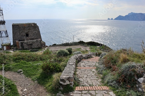 Massa Lubrense - Scorcio di Torre Minerva a Punta Campanella dal sentiero di accesso