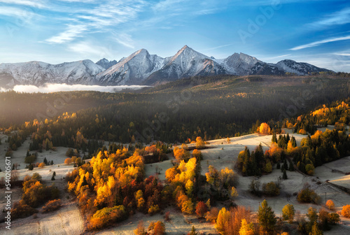 Fototapeta Naklejka Na Ścianę i Meble -  Beautiful autumn landscape in the mountains