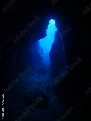  caves underwater cave dive blue background scuba divers to explore