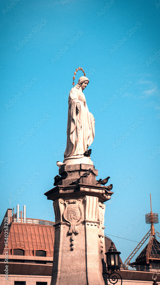 Fototapeta premium ancient statue in Lviv