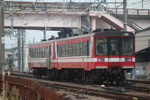 水戸近郊を走行する列車
