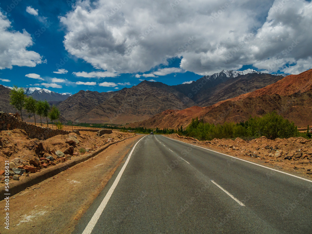 Fototapeta premium Mountain road of Ladakh, Northern India.