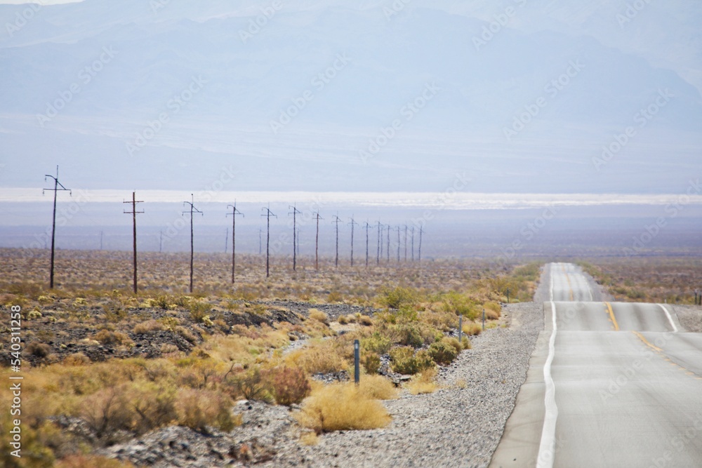 Fototapeta premium Strasse durch Death Valley
