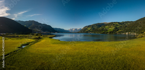 Quadro em tela The panorama with Kitzsteinhorn(Tauern Alps) and Zell am See in the Zell am See-