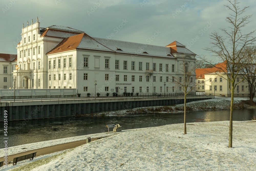 Oranienburg: Schloss im Winter