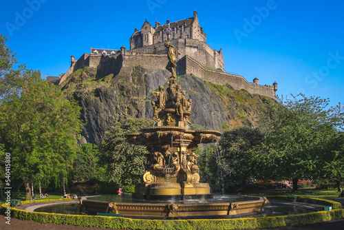 Park in front of castle in Edinburgh