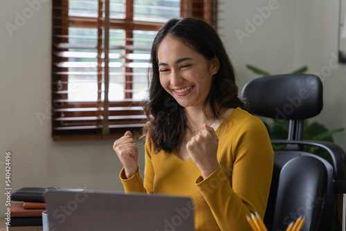 Konstfotografi Successful business achieving goals. Account and Finance concept