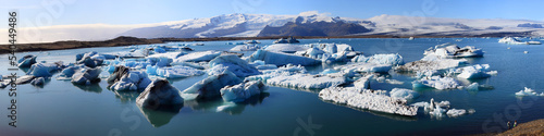 Bild auf Leinwand Jokulsarlon - the ice lagoon in diamond beach, Vatnajokull National Park, Icelan