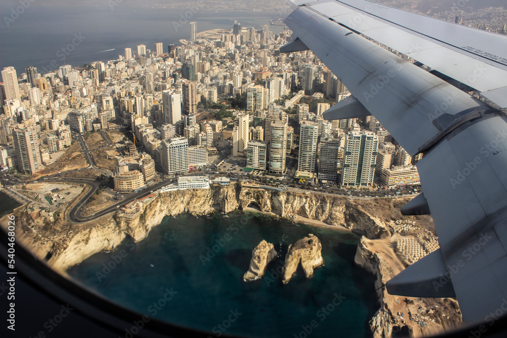 Obraz premium Aerial view of Beirut and Raouche Rock from plane, the capital of Lebanon