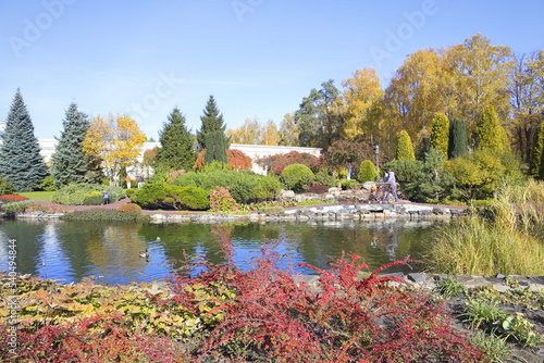 Autumn park in Mezhyhirya (former ex-president residence of President Yanukovych) in Kyiv region, Ukraine	
 photo