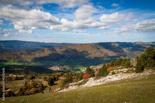 Lans En Vercors 10 2022 hiking on the heights of Lans en Vercors, discovering the vertigo of the peaks, magnificent blue sky and autumn colors photo