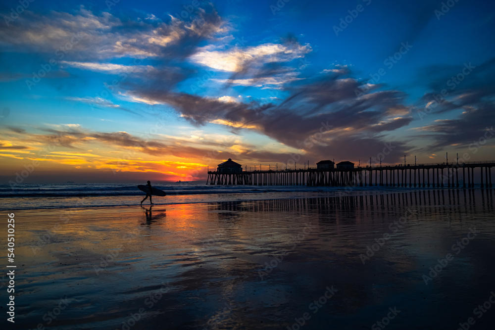 Fototapeta premium Huntington Beach Sunset Surfer