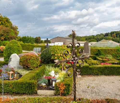 Schönes großes Bronzekreuz Friedhof in Wülfrath