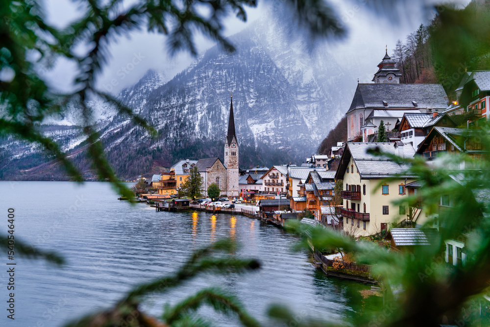 Fototapeta premium hallstatt covered with snow in winter, Austria