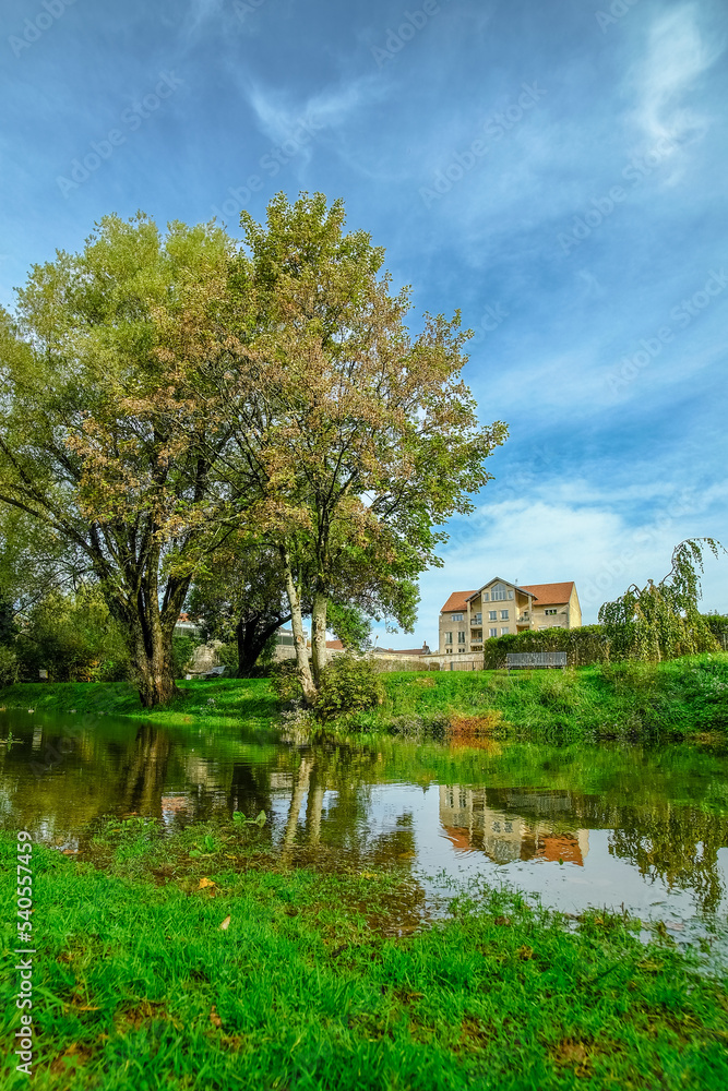 Obraz premium Natural landscape of a park in Besançon