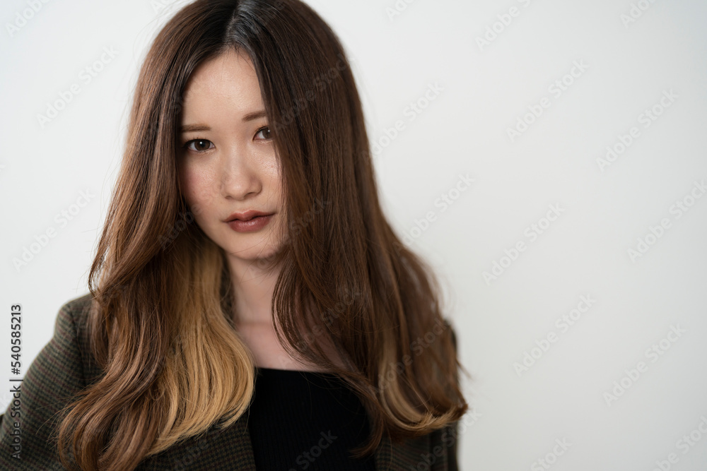 クールな女性 クールな女性