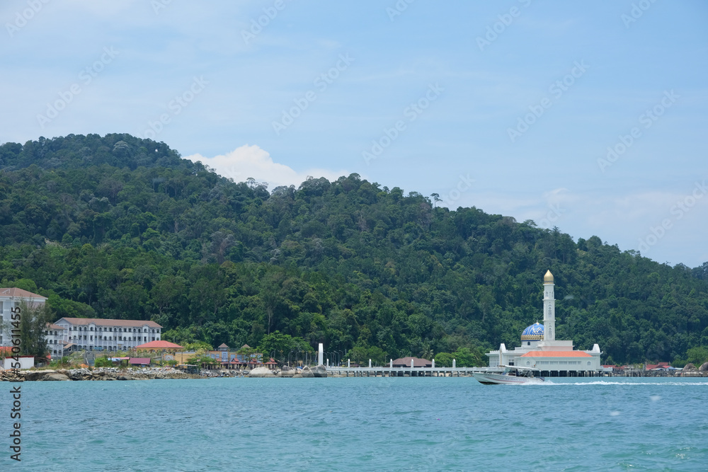This is an iconic monument of Pangkor Island, al-Badr Seribu Selawat Mosque is the first floating mosque in Perak. 