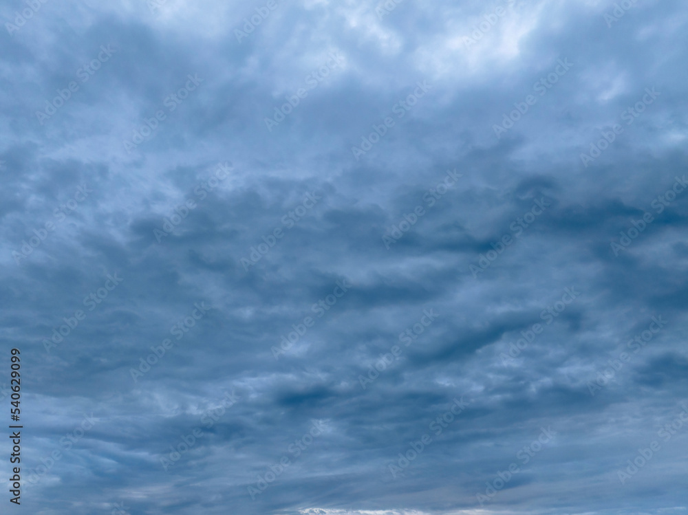 Obraz premium Rainy day sunrise sky