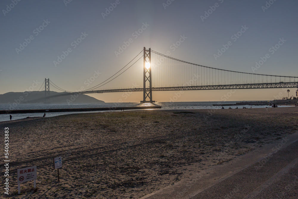 Fototapeta premium 夕方の明石海峡大橋