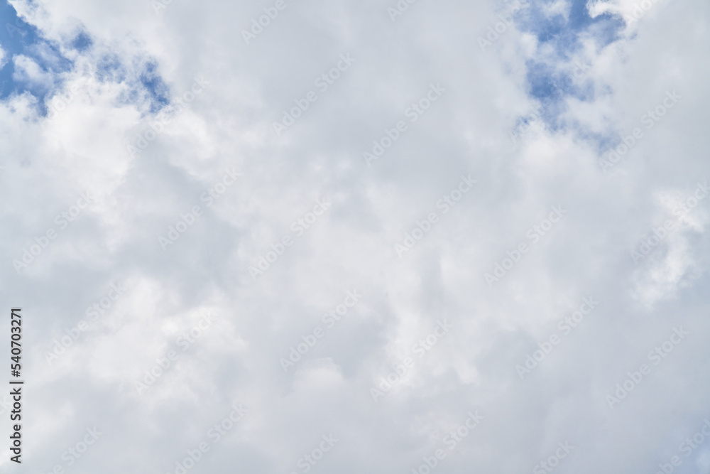 Fototapeta premium Beatiful blue sky with clouds on a sunny day