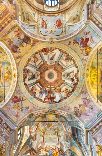 Fotografie, Obraz BOLETO, ITALY - JULY 19, 2022: The baroque fresco (twelv apostles) in the cupola of church Santuario della Madonna del Sasso by Lorenzo Peracino from 18