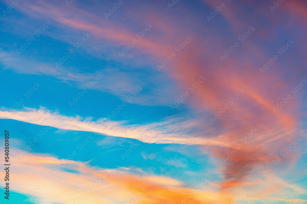 Obraz premium Amazing cloudscape on the sky at sunset.