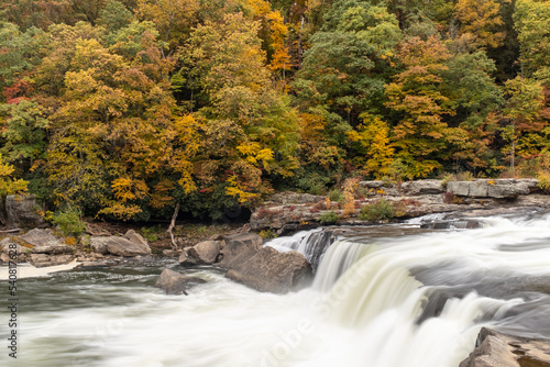 Fototapeta Naklejka Na Ścianę i Meble -  Waterfall on the Youghiogheny River at Ohiopyle, Pennsylvania.