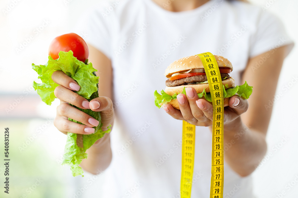Choose between junk food versus healthy diet - obrazy, fototapety, plakaty 