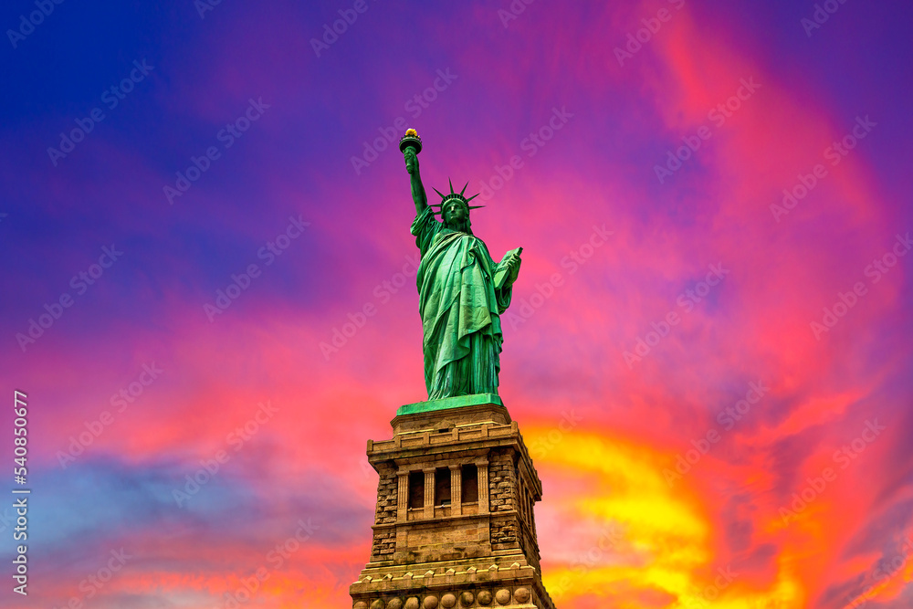 Fototapeta premium Statue of Liberty in New York