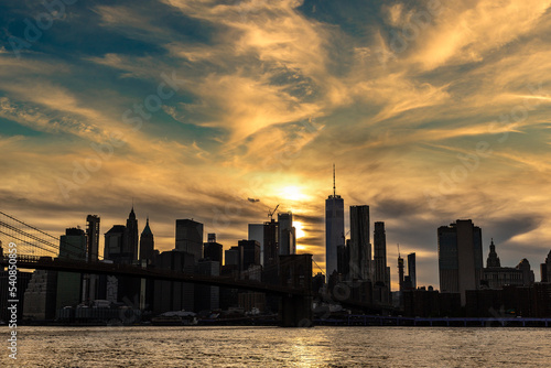 Brooklyn Bridge and Manhattan at sunset © Sergii Figurnyi