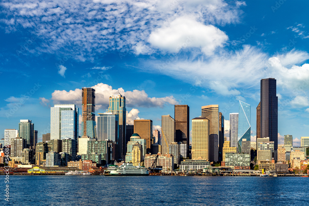 Naklejka premium Seattle cityscape at Elliott Bay