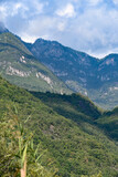 Blick auf die Umgebung mit Berge am Kalterer See / Lago di Caldaro, Kaltern, Provinz Bozen, Südtirol Italien