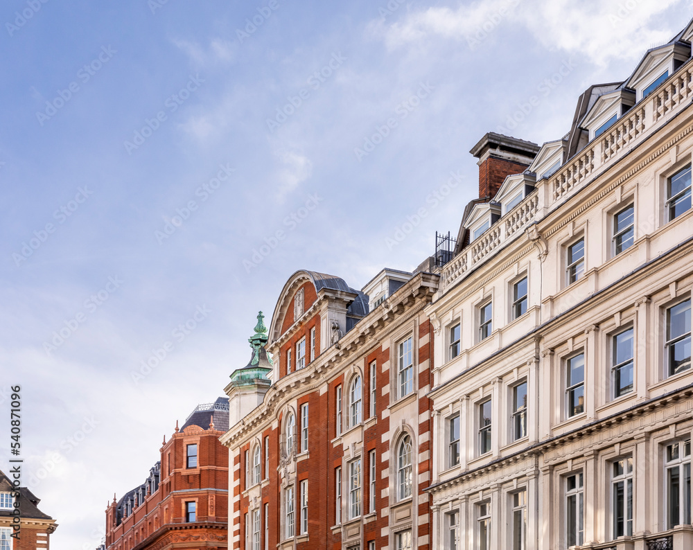 Obraz premium Exterior view of a building in London. Vintage architecture.