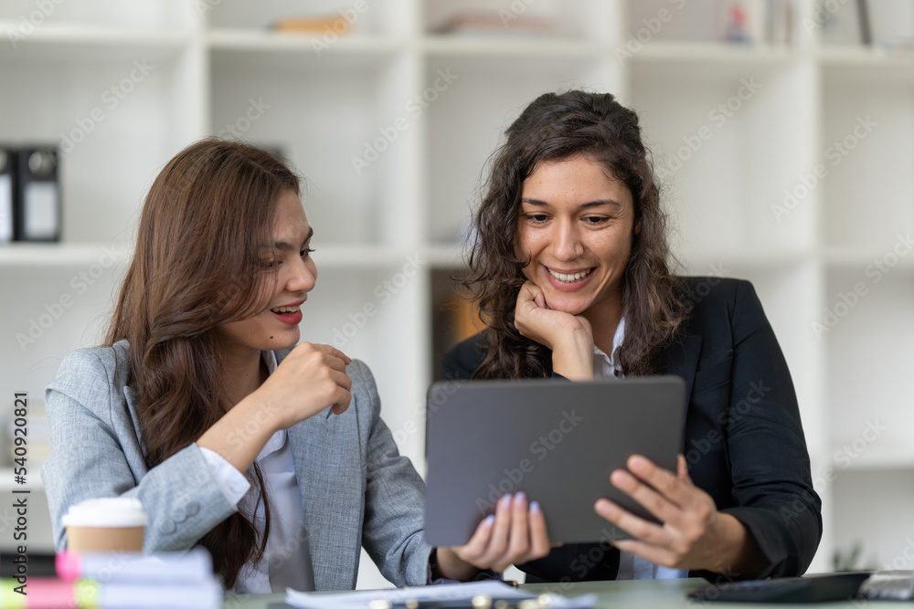 Business advisers are gathering to assess and debate the issue as it appears on the financial report. Financial counselor, investment consultant, and accounting concept Business advisers are gathering to assess and debate the issue as it appears on the financial report. Financial counselor, investment consultant, and accounting concept