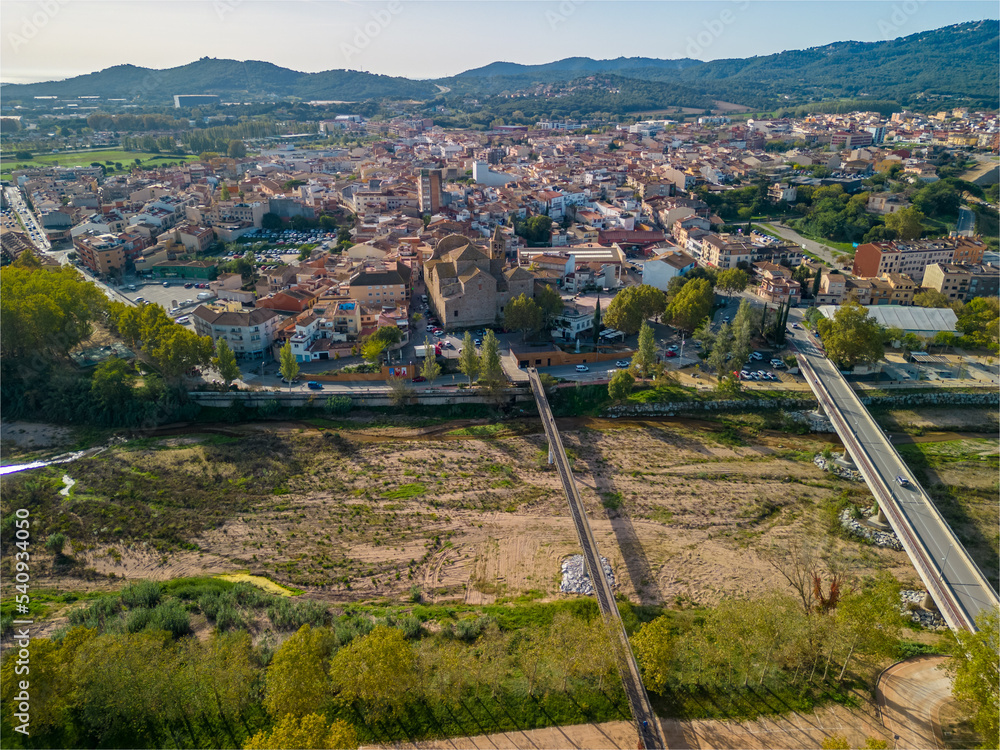 Φωτογραφία aerial images of the city of Tordera on the Costa Brava old medieval town on the