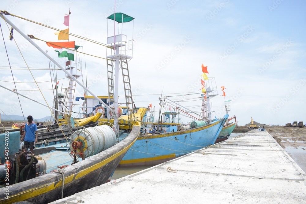 Fototapeta premium fishing boats in port