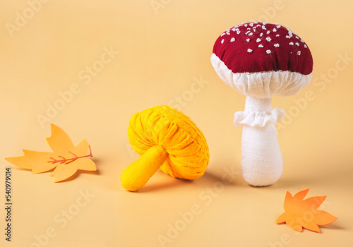 Fotografija mushrooms sewn from cotton fabric