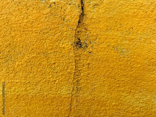 yellow crack wall texture