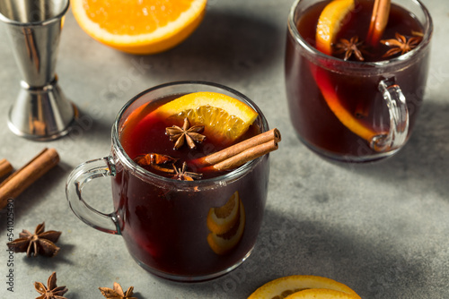 Homemade Christmas Mulled Red Wine